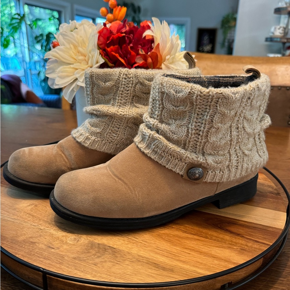 Mum Luks Womens Size 11 Laurel Boots. Knit Wrap. Ankle Bootie